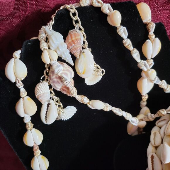 Mixed Lot of Seashell Jewelry 13oz. - Picture 5 of 7